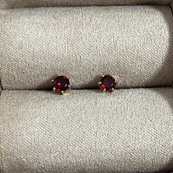 Mejuri Jewelry - Mejuri 14K Yellow Gold Round 3mm Garnet Gemstone Stud Earrings